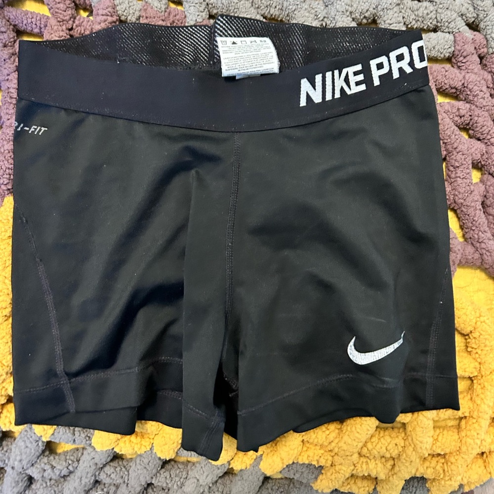 Nike pros size S